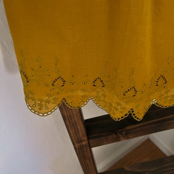 J CREW MUSTARD TANK TOP WITH BOTTOM EMBROIDERY - Picture 4 of 7